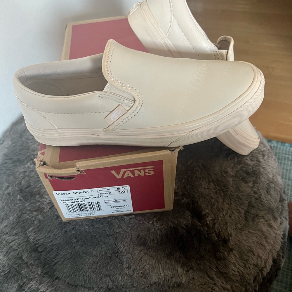 Vans Classic Slip-On in Whisper Pink